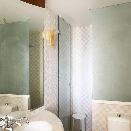 Beautiful Period Riviera Palace Apartman